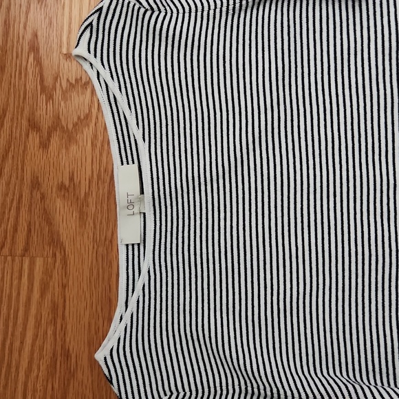 Loft shirt, long sleeve, beautiful cuffs, black/ white thin stripes - Picture 3 of 10